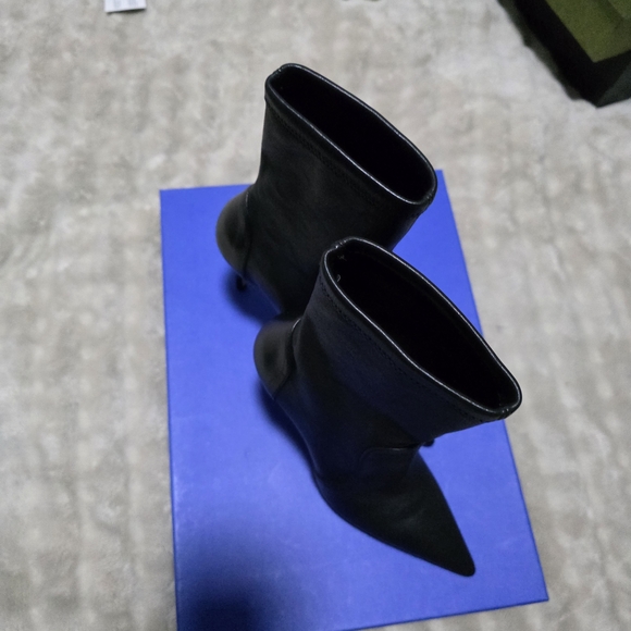 Stuart Weitzman Black Pointed Toe Leather Stiletto Sock Boots - Picture 7 of 10